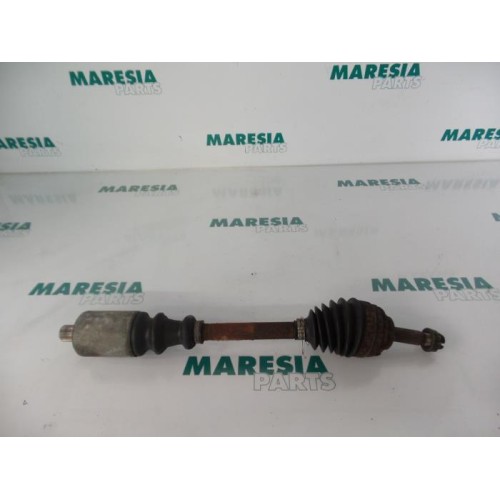 Renault - Megane - Aandrijfas links-voor