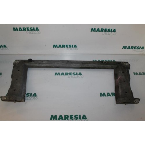 Renault - Megane - Radiator bar