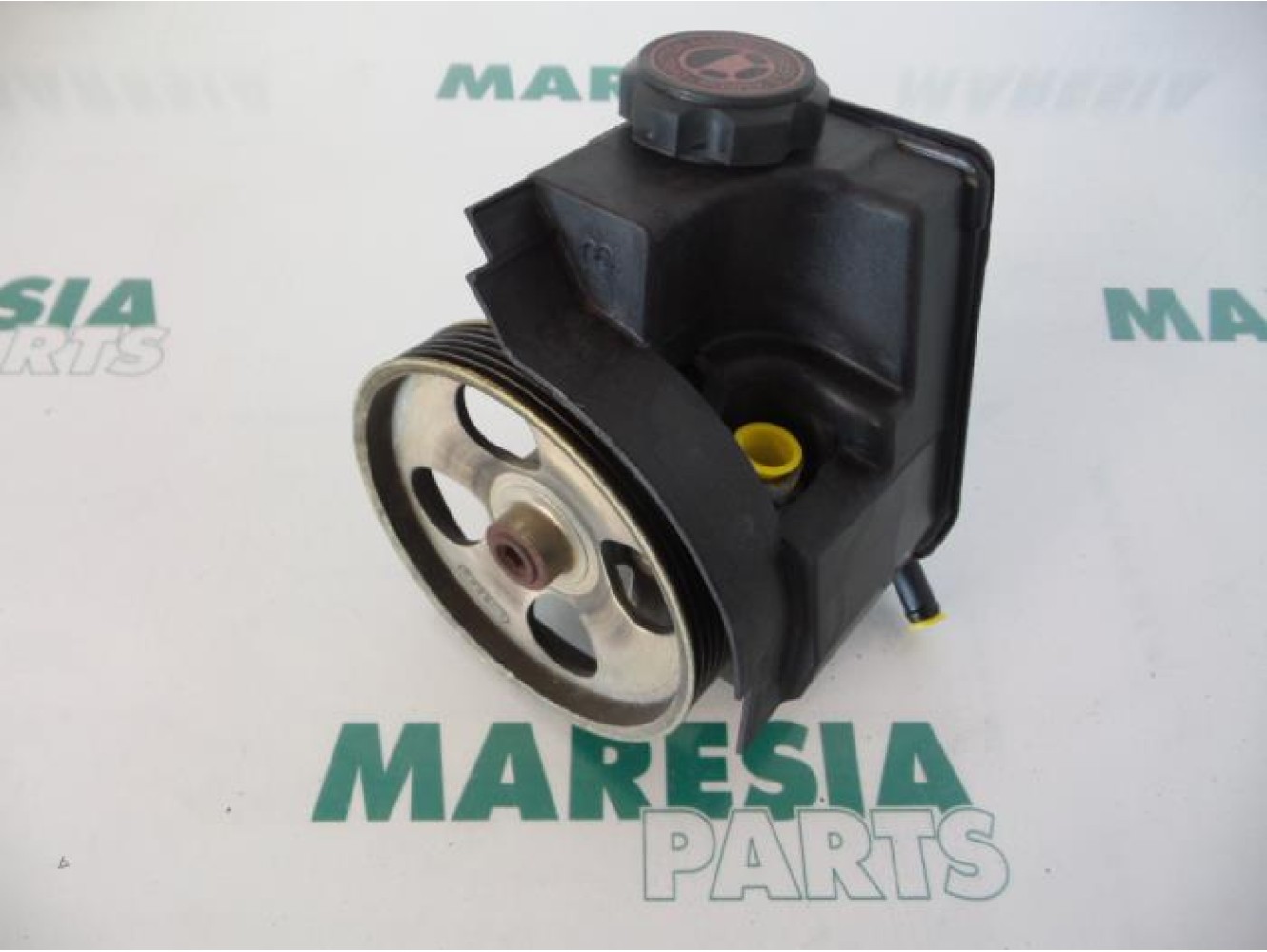 Peugeot - 206 - Power steering pump