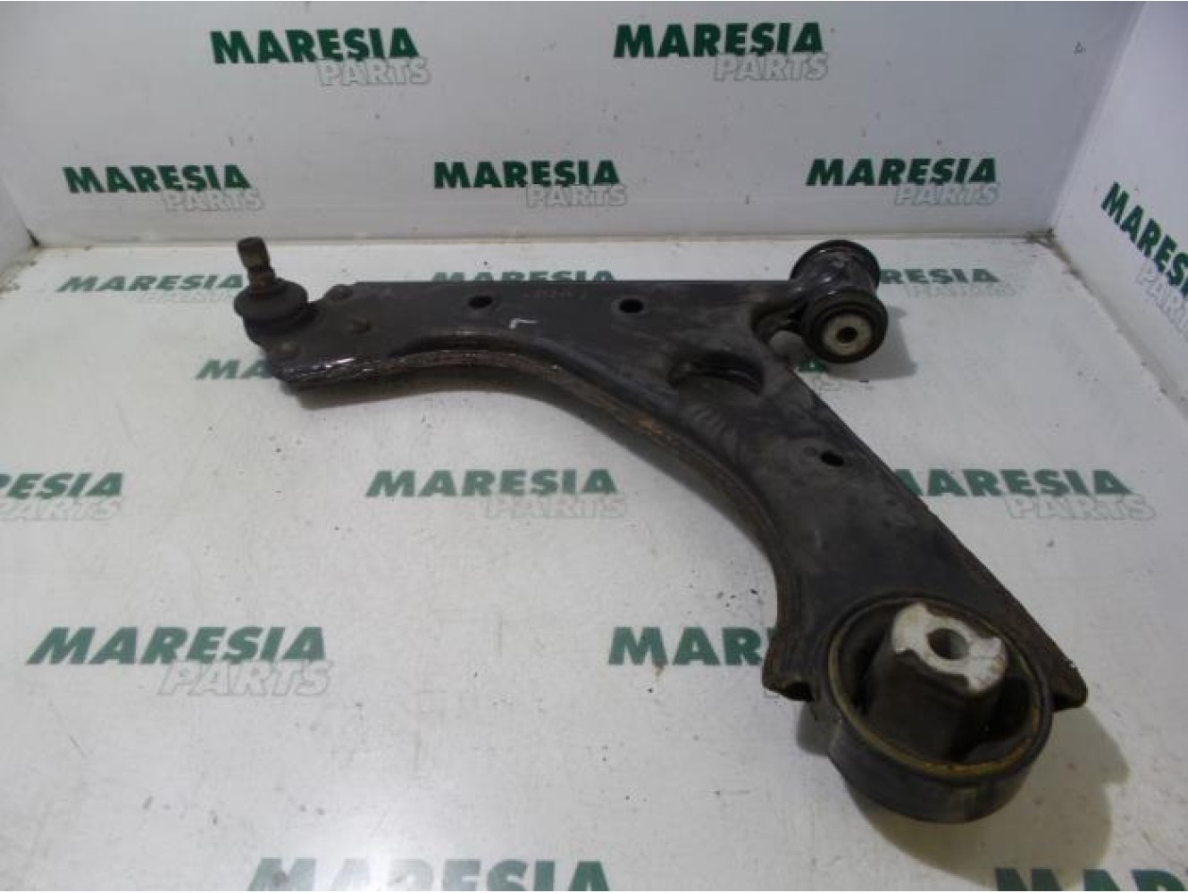 Fiat - Punto - Querlenker unten links vorne