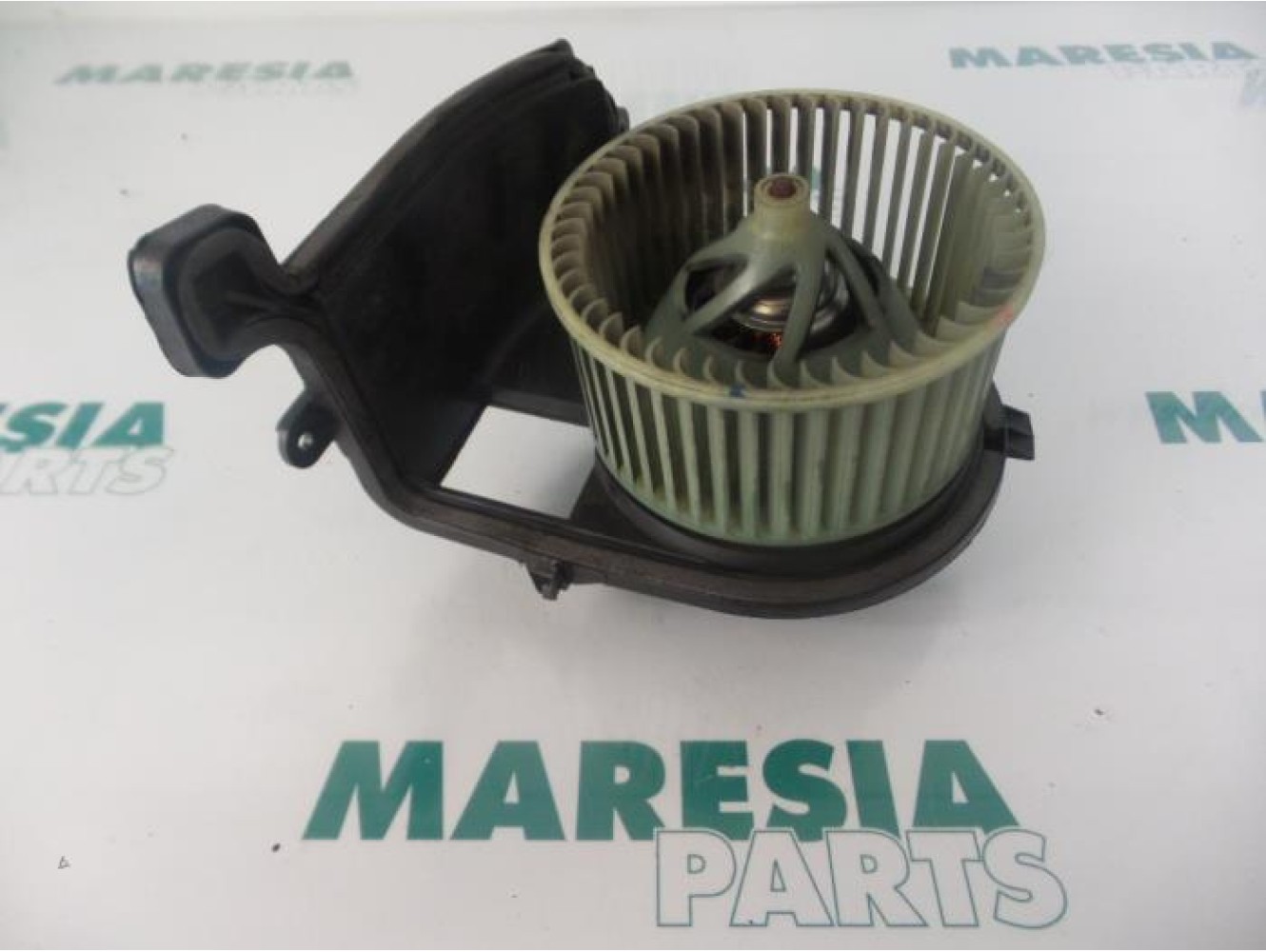 Renault - Clio - Heating and ventilation fan motor
