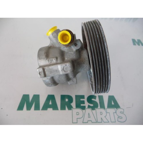 Peugeot - 206 - Power steering pump