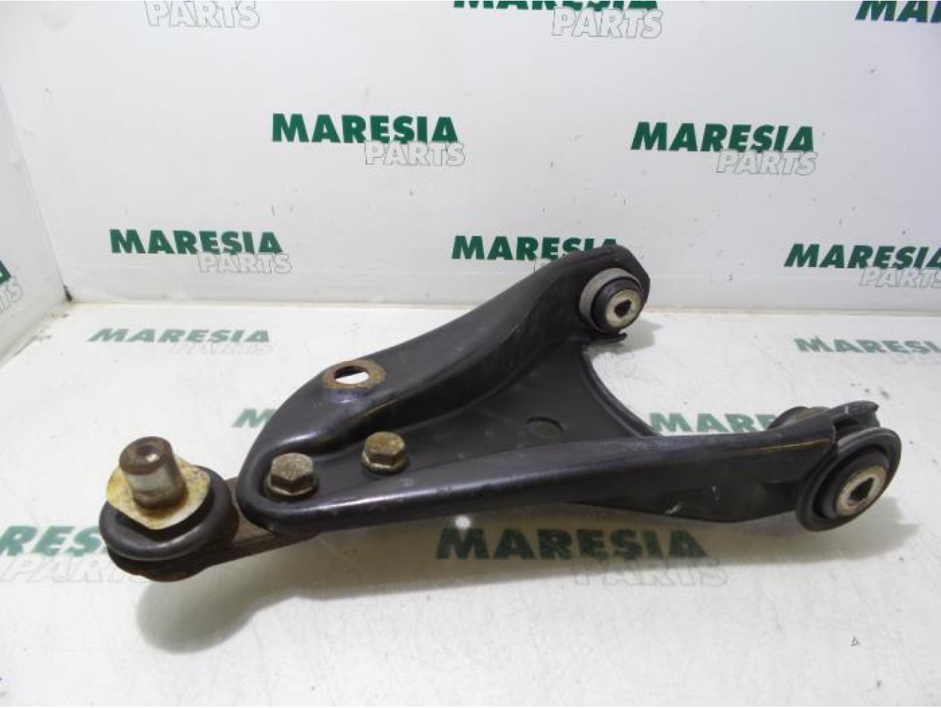Renault - Twingo - Front lower wishbone, right