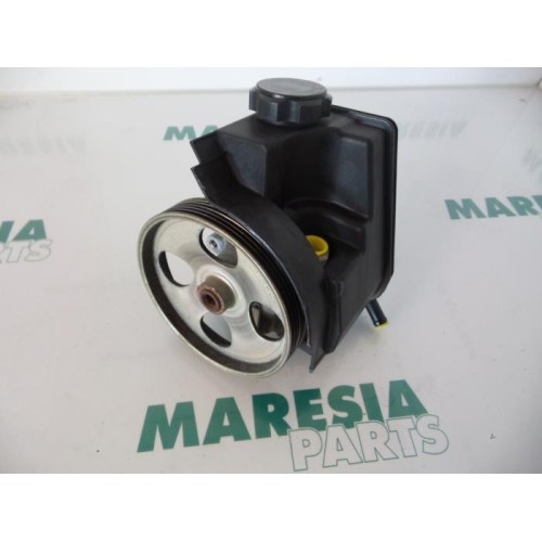 Peugeot - 206 - Power steering pump