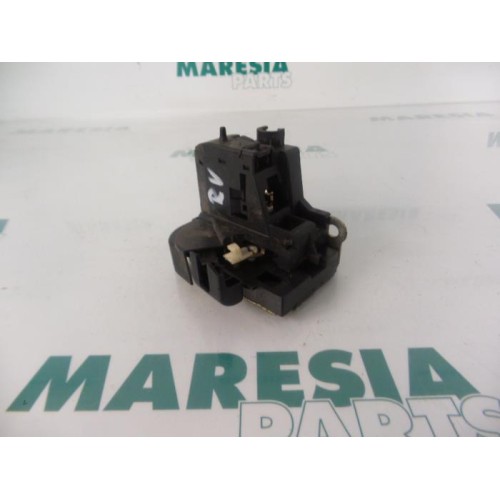 Renault - Megane Scenic - Front door lock mechanism 4-door, right