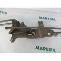 Peugeot - 807 - Wiper mechanism