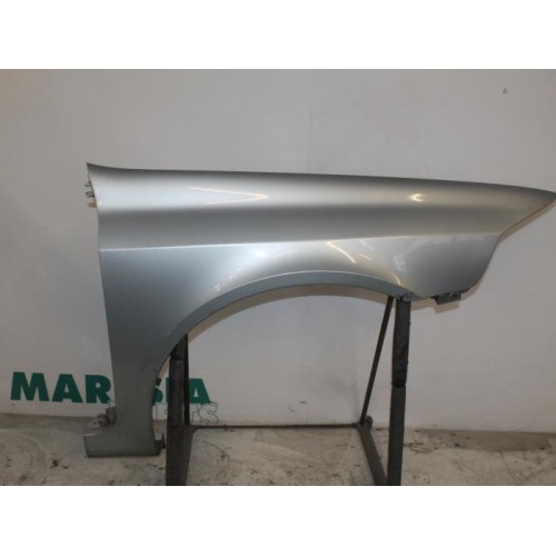 Renault - Laguna - Front wing, right