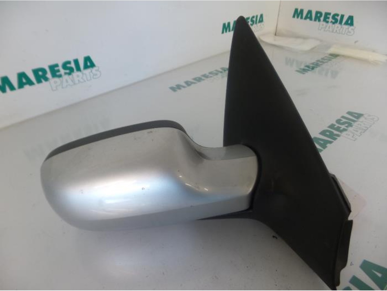 Renault - Megane - Wing mirror, right
