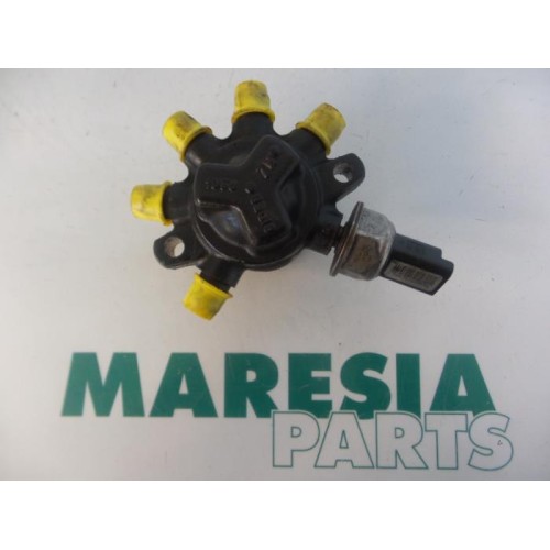 Renault - Megane - Fuel injector nozzle