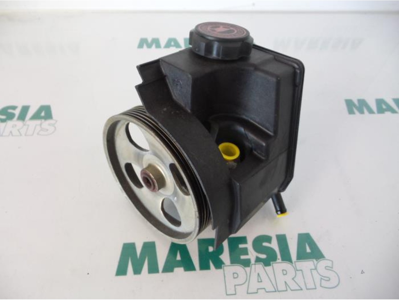 Peugeot - 206 - Power steering pump