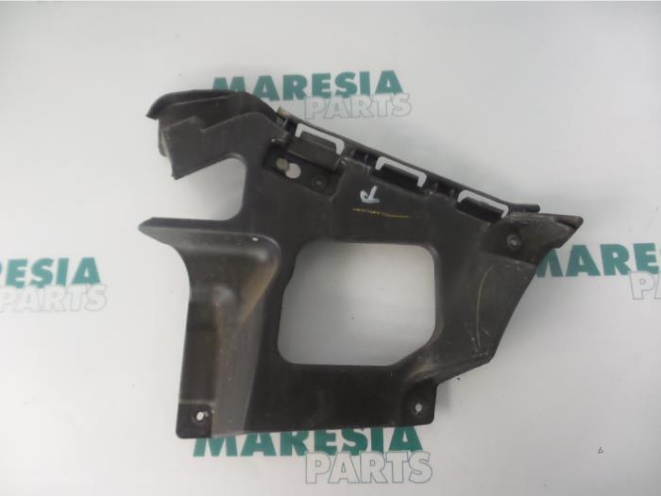 Renault - Megane - Rear bumper frame