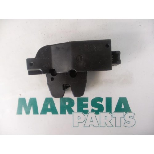 Citroen - C5 - Tailgate lock mechanism