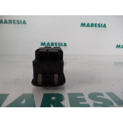 Peugeot - 206 - Multi-functional window switch