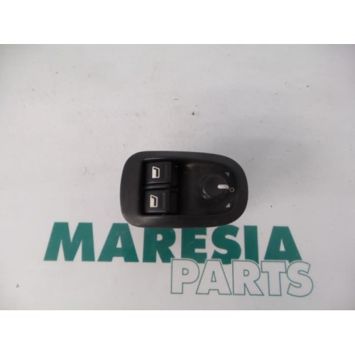 Peugeot - 206 - Multi-functional window switch