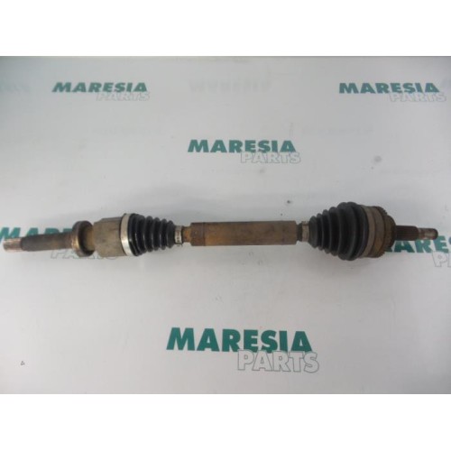 Renault - Megane Scenic - Front drive shaft, right