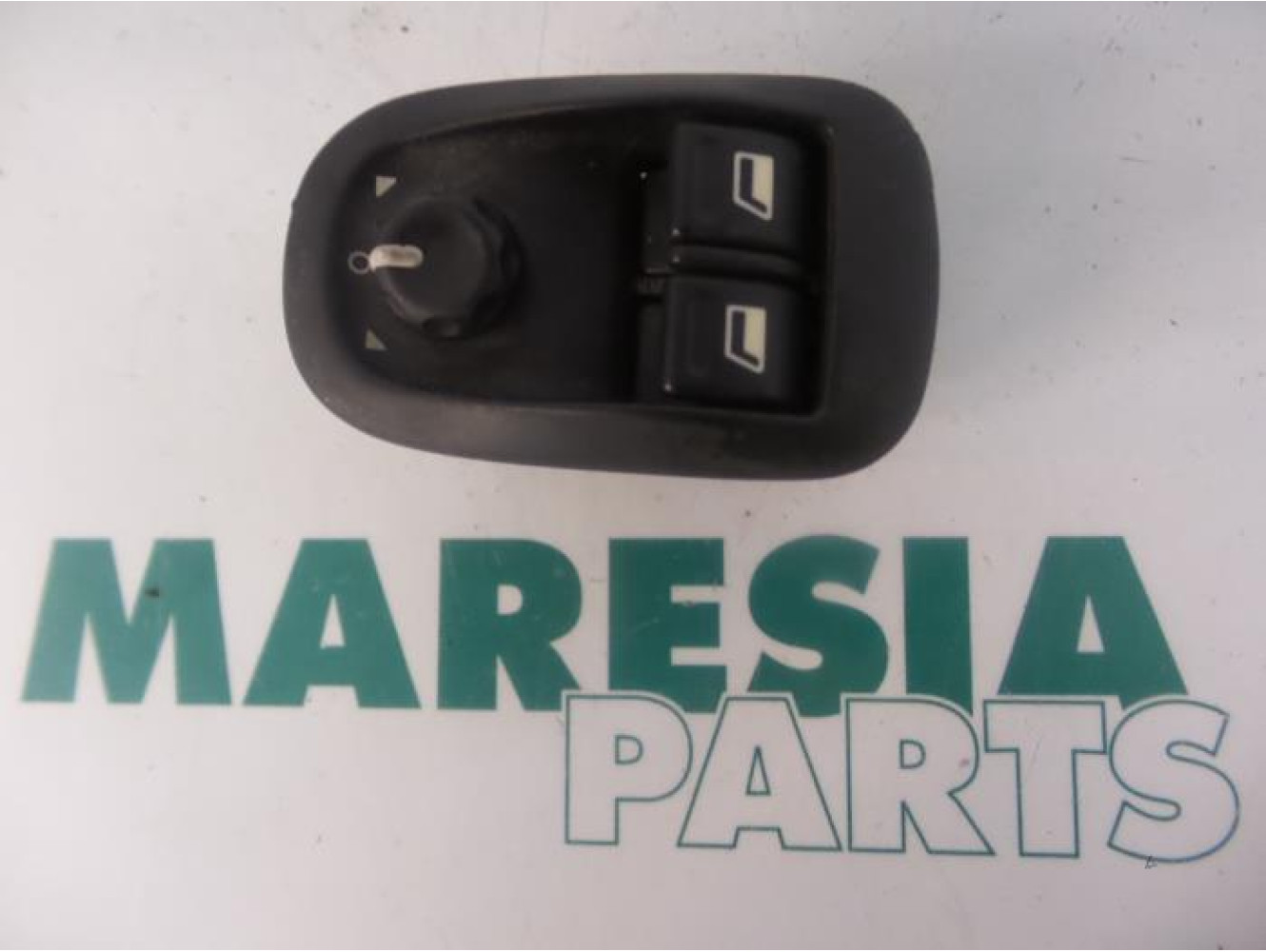 Peugeot - 306 - Multi-functional window switch