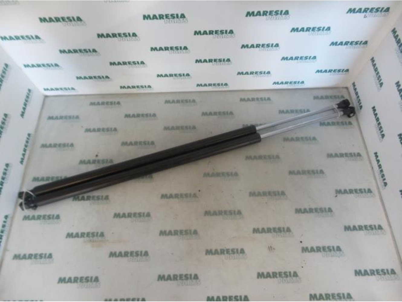 Renault - Espace - Set of tailgate gas struts