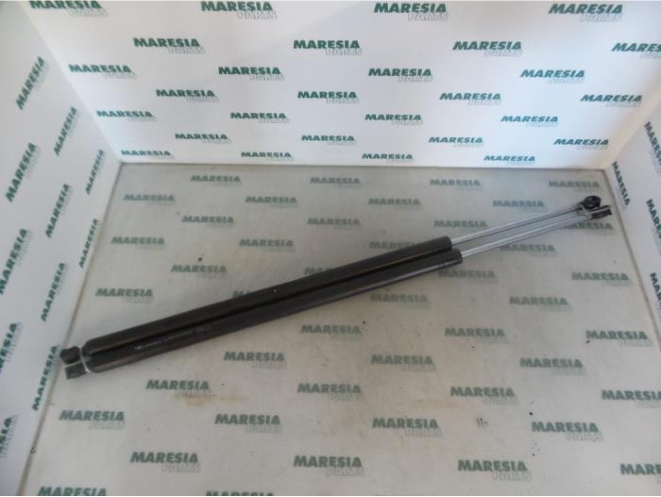 Renault - Espace - Set of tailgate gas struts