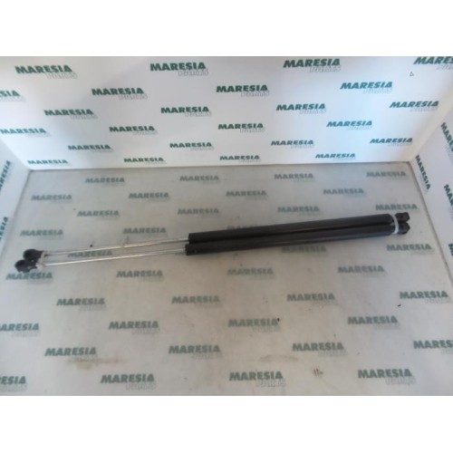 Peugeot - 807 - Set of tailgate gas struts