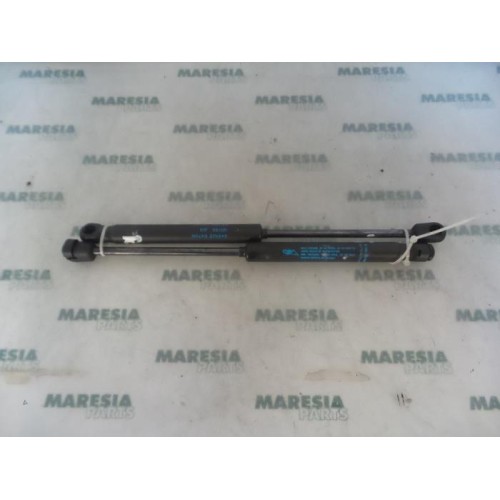 Peugeot - 407 - Set of tailgate gas struts