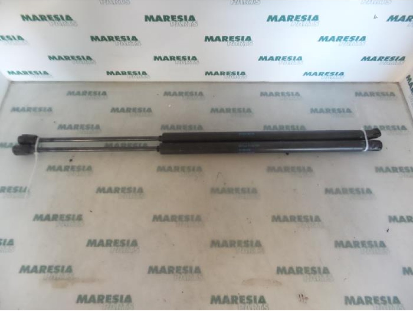 Citroen - C4 Picasso - Set of tailgate gas struts