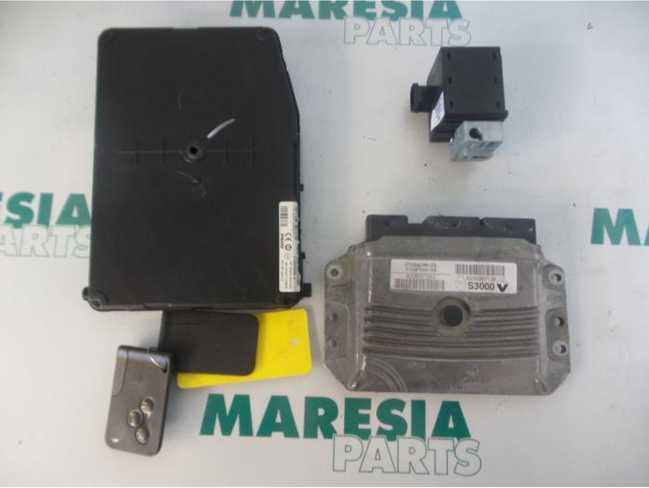Renault - Megane Scenic - Engine management computer