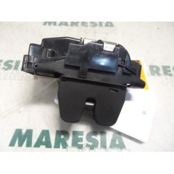 Peugeot - 207 - Tailgate lock mechanism