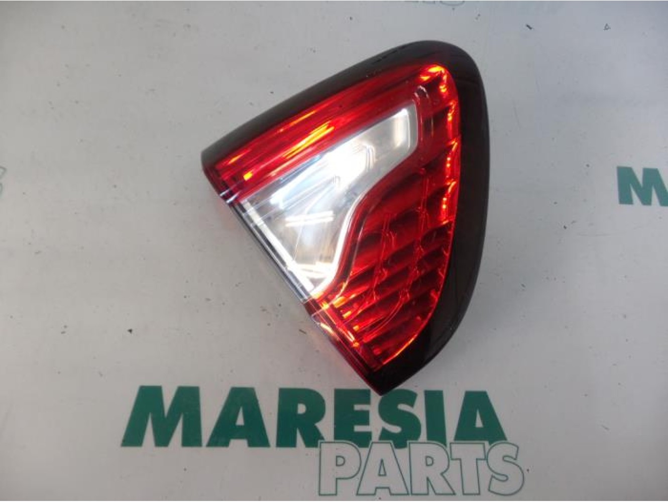 Renault - Captur - Achterlicht links