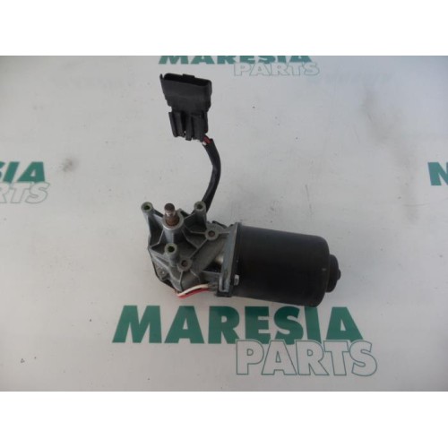 Renault - Clio - Front wiper motor