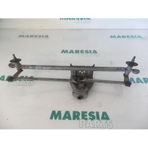 Renault - Clio - Wiper mechanism