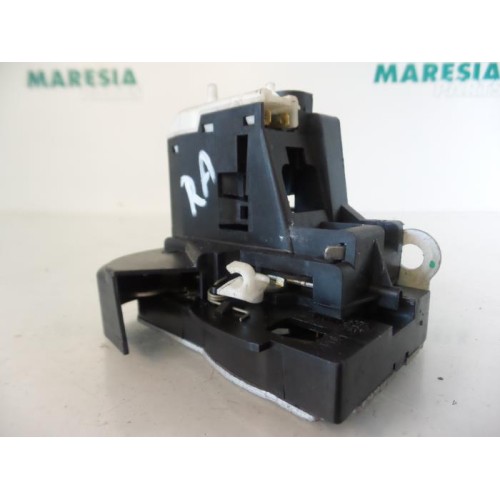 Renault - Clio - Door lock mechanism 2-door, right