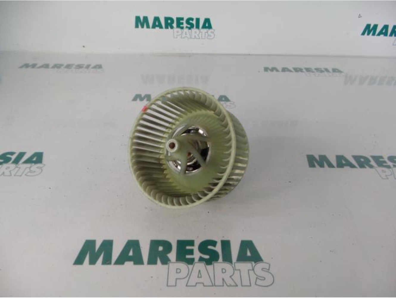 Renault - Clio - Heating and ventilation fan motor