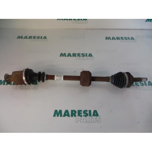 Renault - Clio - Front drive shaft, right