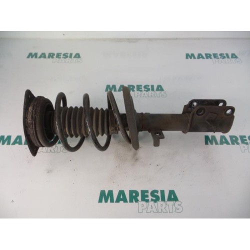 Renault - Laguna - Front shock absorber rod, right