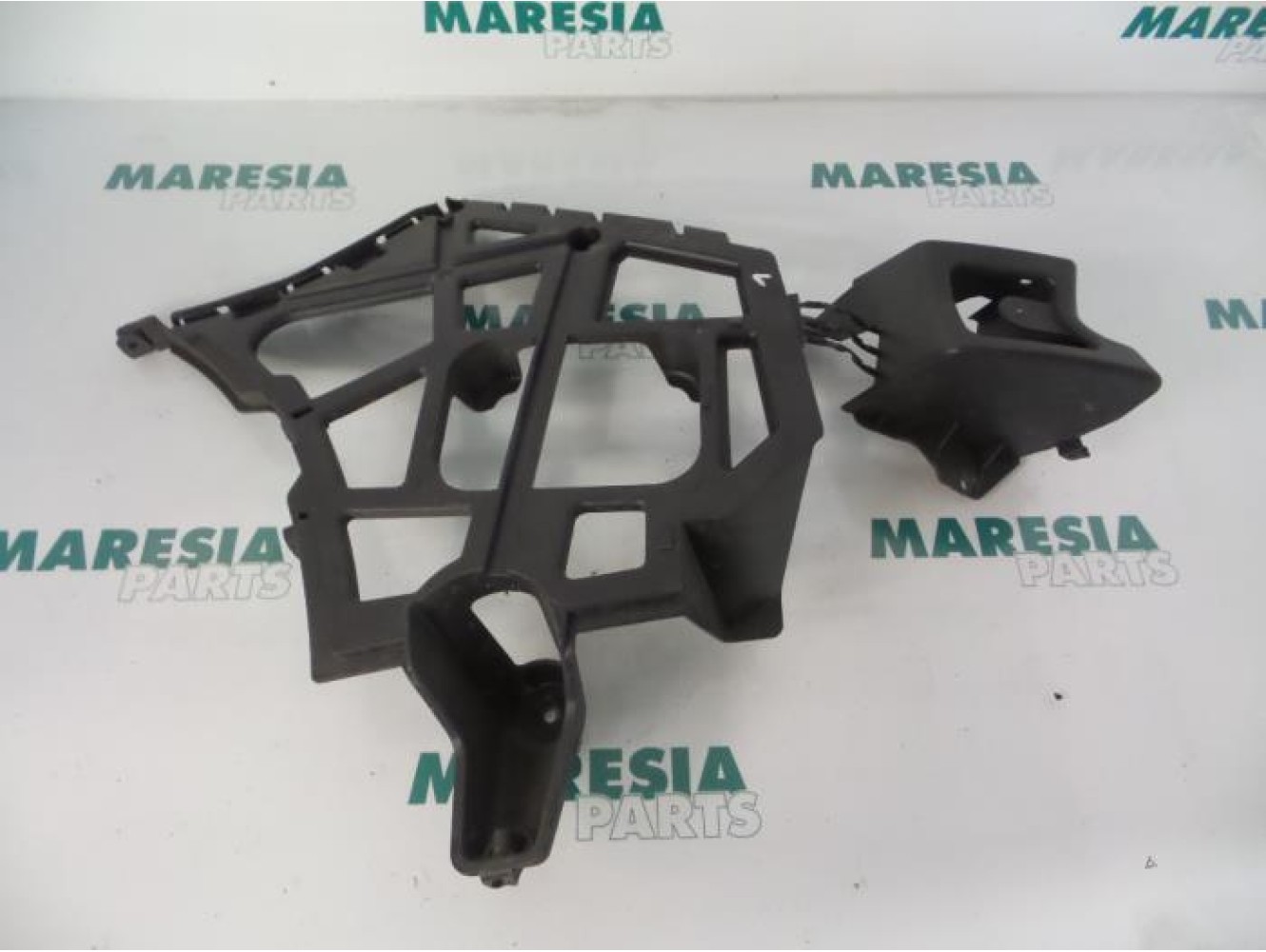 Renault - Laguna - Stoßstangeträger hinten