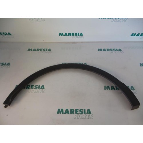 Renault - Captur - Side skirt, right