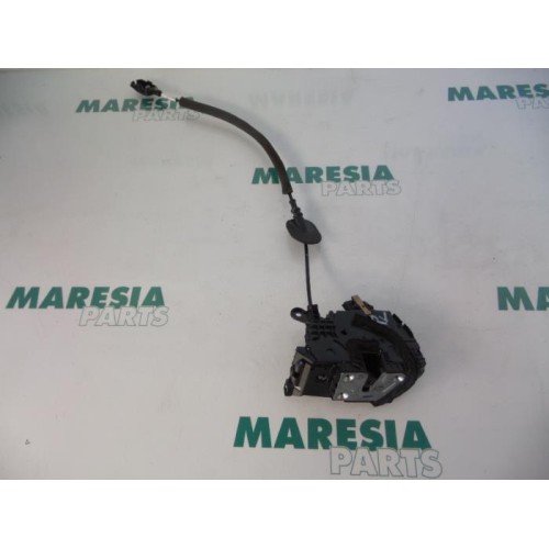 Renault - Captur - Front door lock mechanism 4-door, right