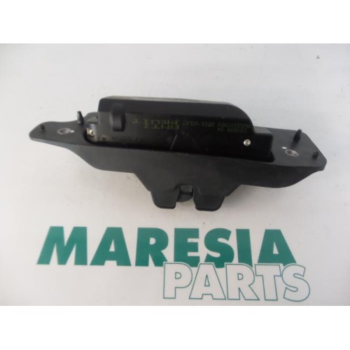 Citroen - C2 - Tailgate lock mechanism