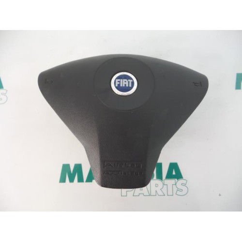 Fiat - Stilo - Left airbag (steering wheel)
