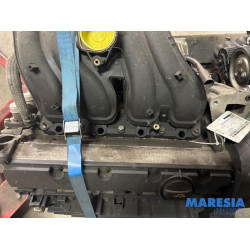 Peugeot - 607 - Engine