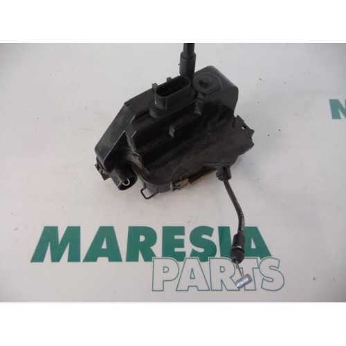 Renault - Megane Scenic - Front door lock mechanism 4-door, right