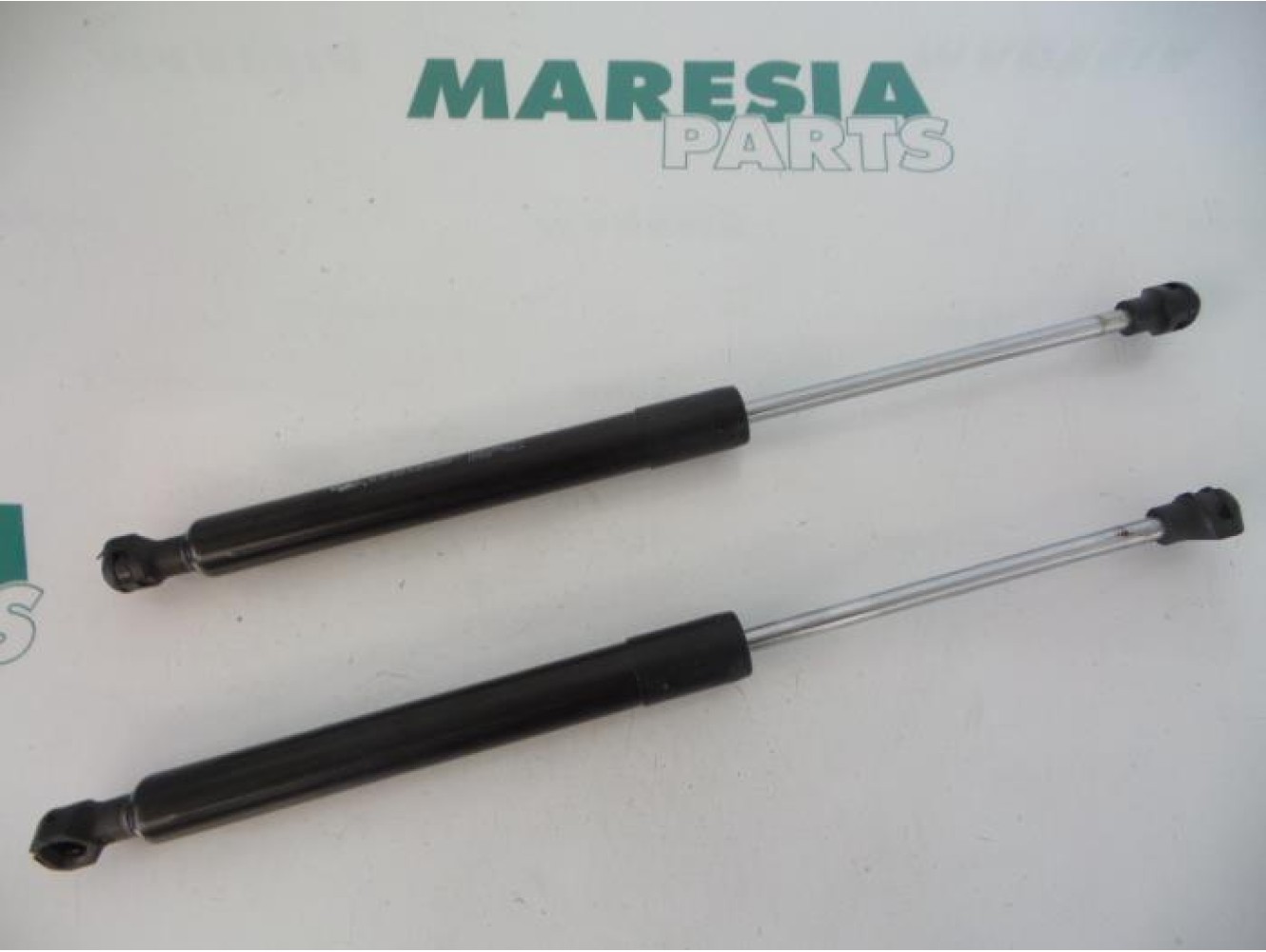 Peugeot - 2008 - Set of tailgate gas struts