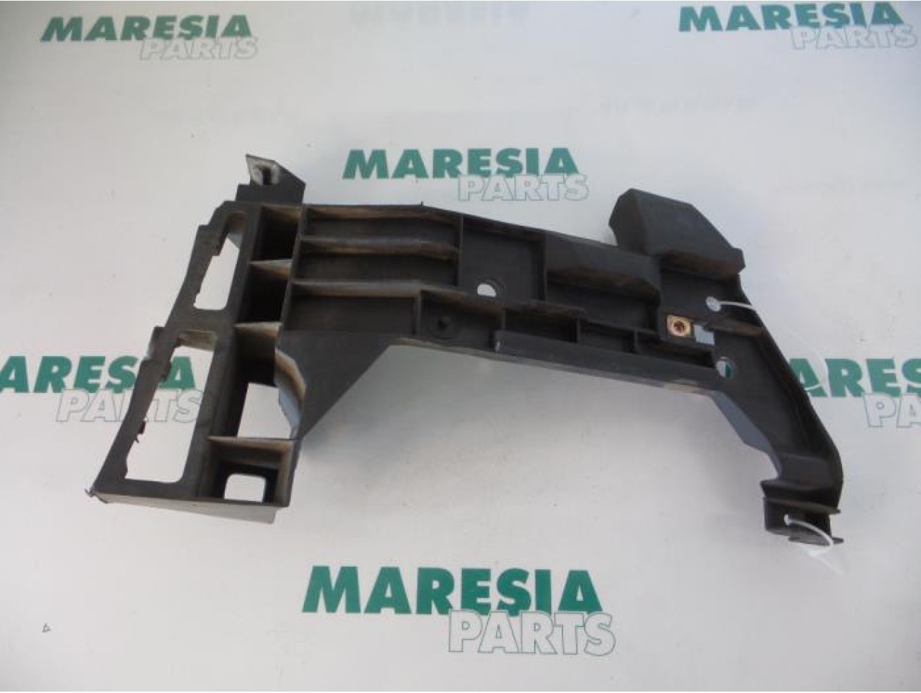 Renault - Master - Rear bumper frame