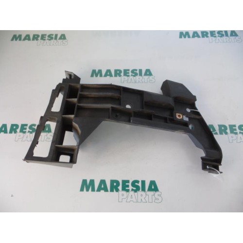 Renault - Master - Rear bumper frame