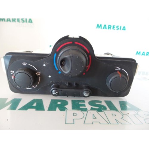 Renault - Clio - Panneau de commandes chauffage