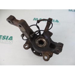 Renault - Clio - Knuckle, front right