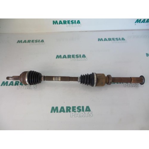 Renault - Megane Scenic - Front drive shaft, right