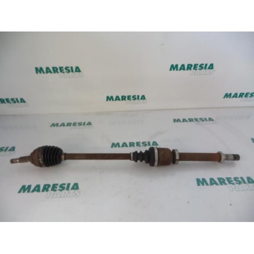 Renault - Clio - Front drive shaft, right