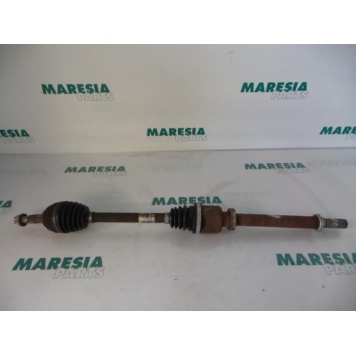 Renault - Clio - Front drive shaft, right