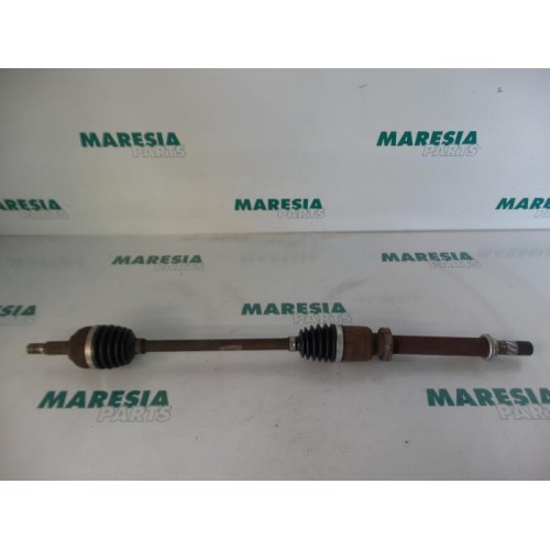 Renault - Clio - Front drive shaft, right